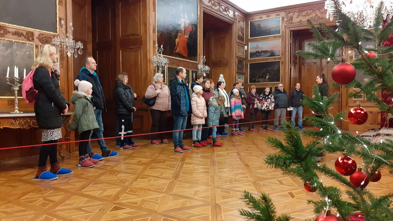 image:Image Adventní prohlídky kroměřížského zámku zavedou návštěvníky do tematicky vyzdobených sálů.