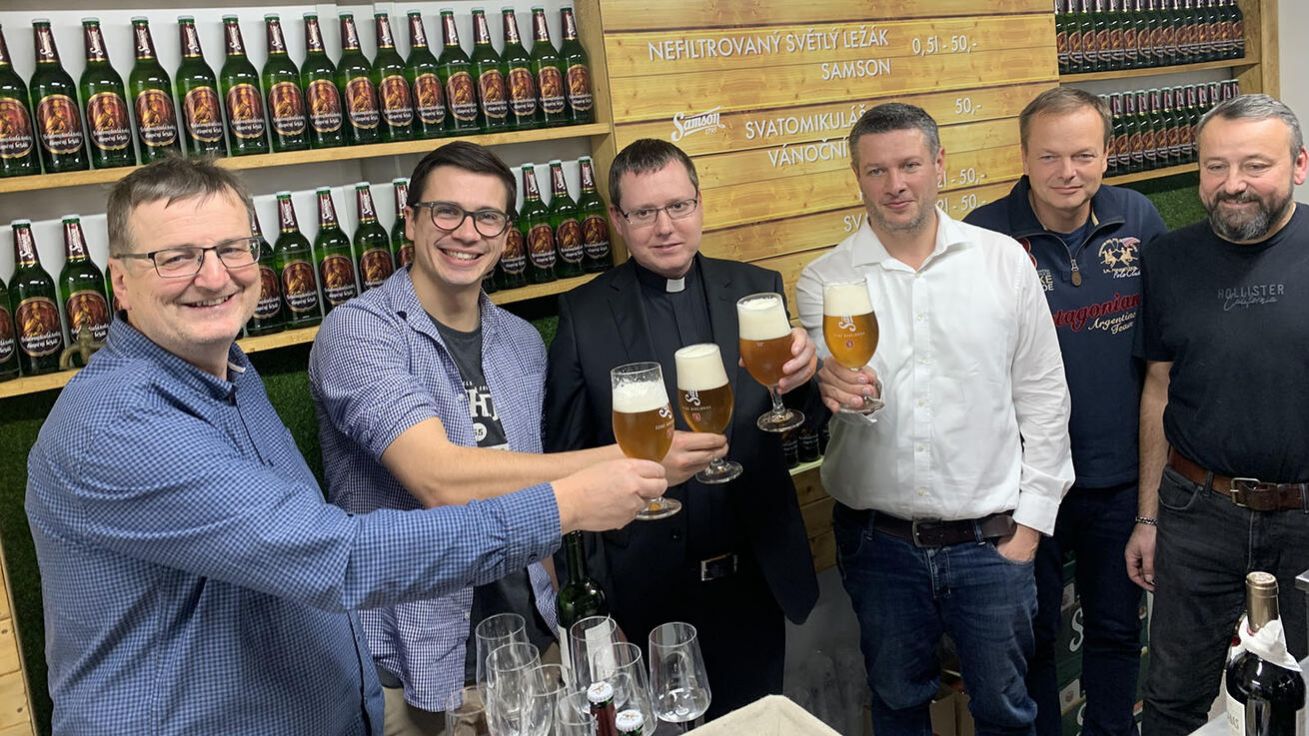 image:Image U katedrály se prodává speciální várka svatomikulášského piva.