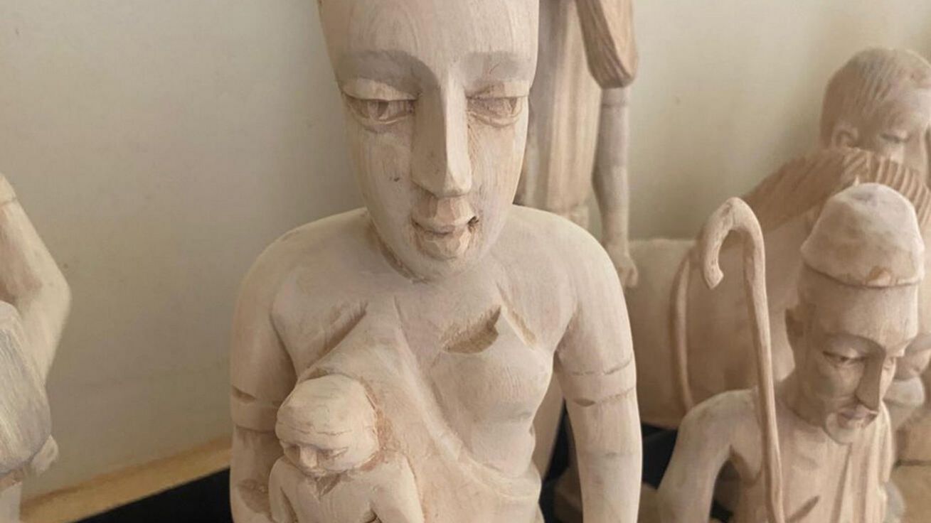image:Image Jedna z figurek nového betléma z Ugandy. 