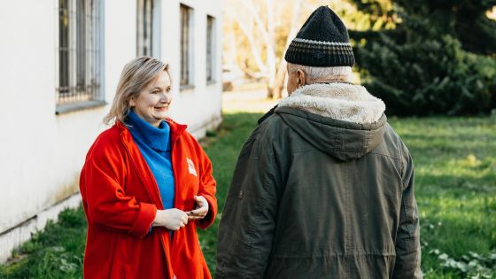 image:Image Mariana Siváková z charitní Poradny pro lidi v tísni je pro lidi v tísni rádcem, mentorem, trpělivým posluchačem a především obhájcem jejich práv.
