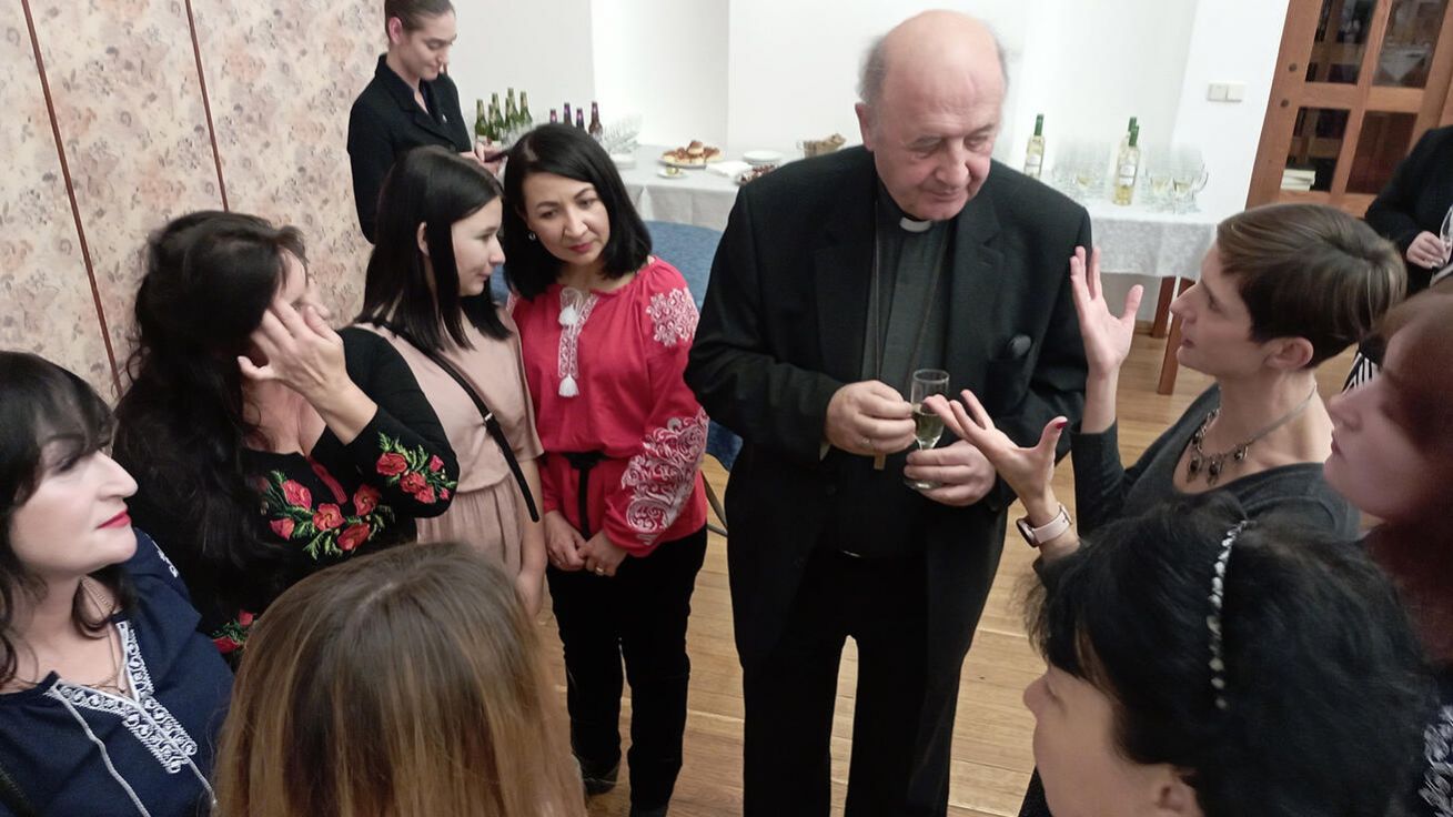image:Image Na slavnostní tabuli musí být alespoň dvanáct různých jídel, shodují se ukrajinské hospodyňky.
