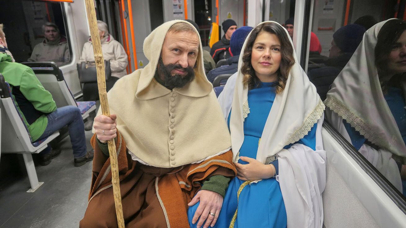 image:Image Svatý Josef a Panna Maria v tramvaji.