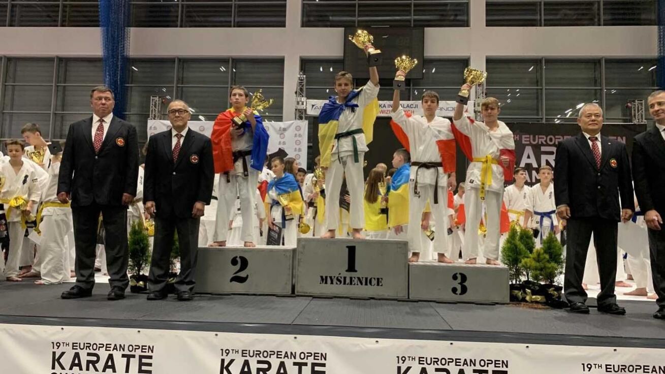 image:Image Denysovi se splnil sen, ve své věkové kategorii se stal evropským šampionem v karate.
