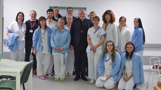 image:Image Biskup Josef Nuzík v Krajské nemocnici Tomáše Bati ve Zlíně.