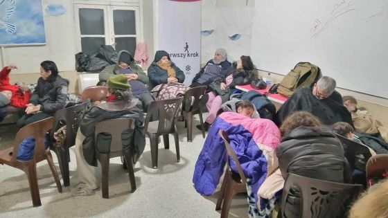 image:Image Lidé provizorně nocují v prostorách při aleppském katolickém kostele.