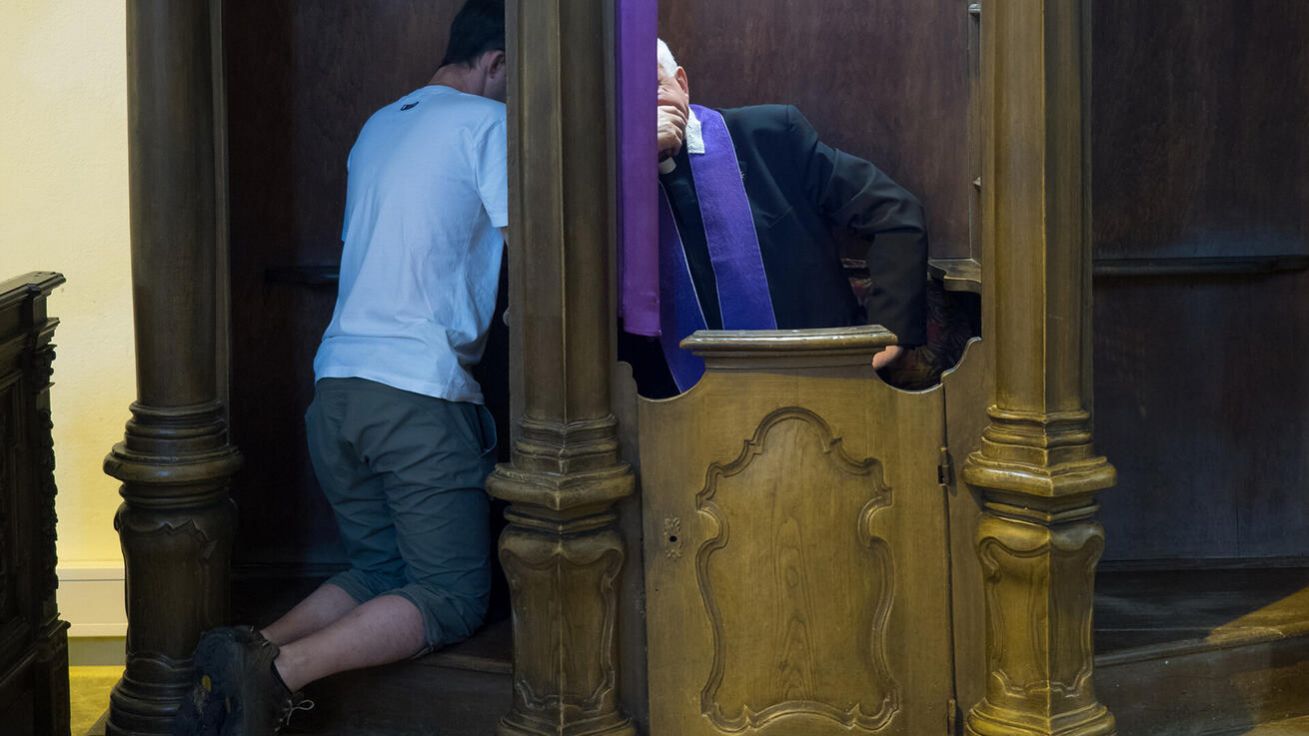 image:Image Při svátosti smíření jde především o vyznání hříchů, lítost, odpuštění a zadostiučinění (pokání).