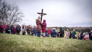 Na křížovou cestu do přírody image:Image Na křížovou cestu do přírody