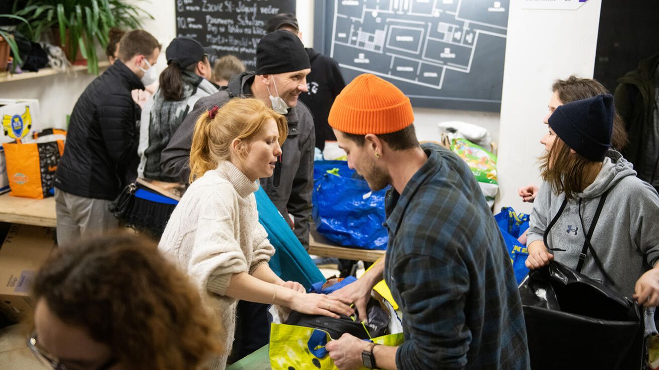 image:Image Mladí lidé se dokážou obětavě nasadit pro druhé, jako při loňské spontánní vlně pomoci Ukrajině ve Skautském institutu.