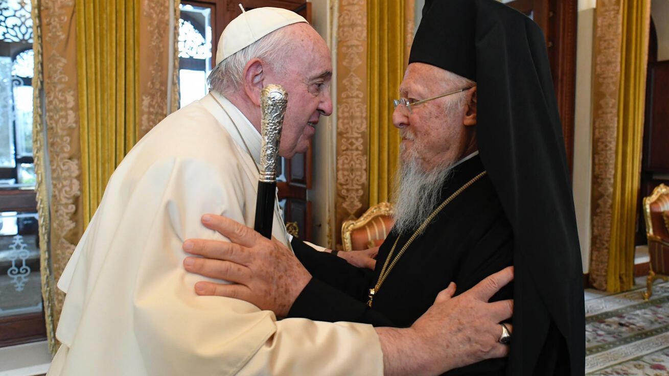 image:Image O jednotný termín Velikonoc papež usiluje s pravoslavným patriarchou Bartolomějem I., se kterým se často schází, jako nedávno v Bahrajnu.