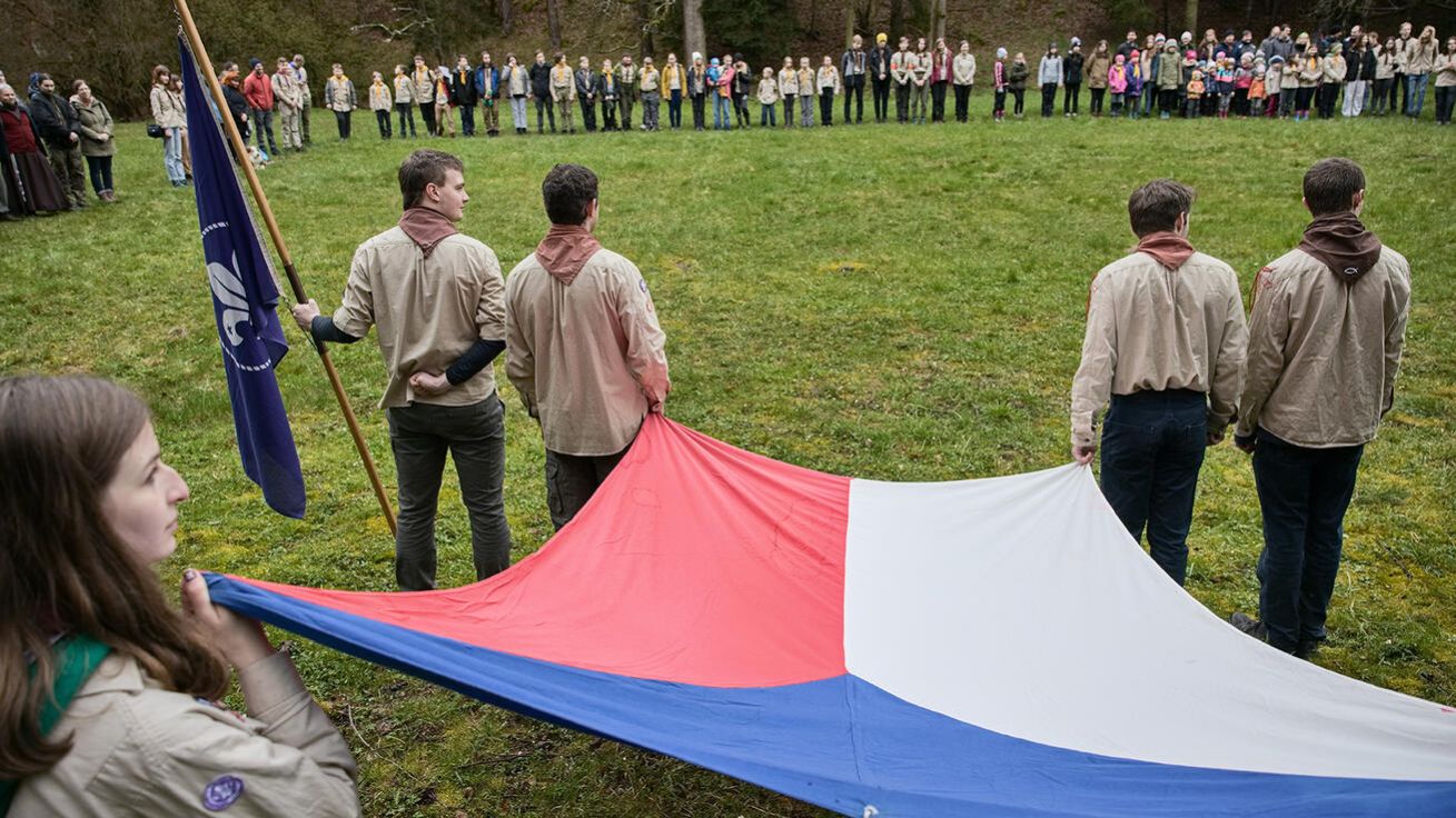 image:Image Výročí 33 let od založení oslavili členové skautského střediska Ichthys v tábořišti Milevo společně s biskupem Tomášem Holubem.