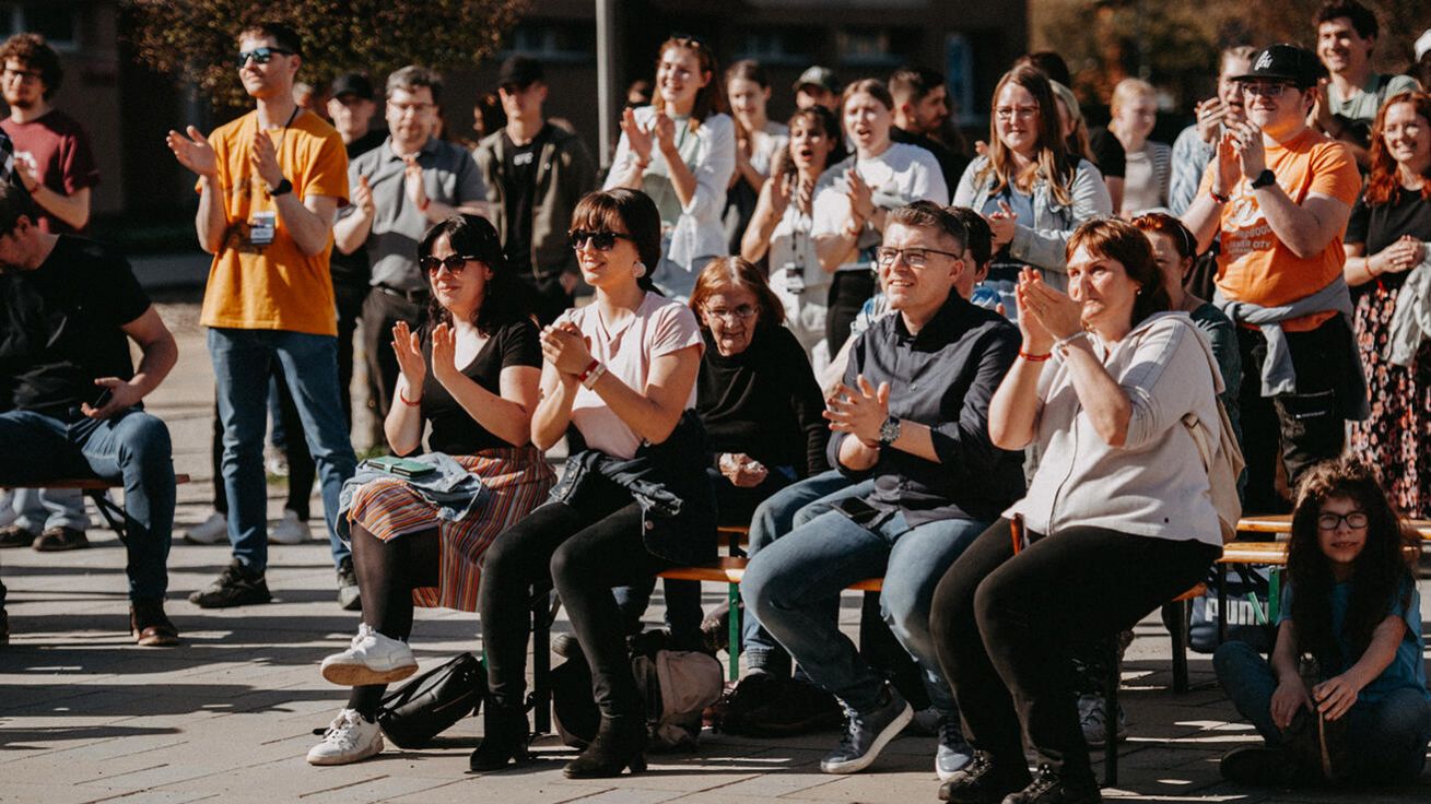 image:Image Multižánrový festival byl plný hudby i modliteb.