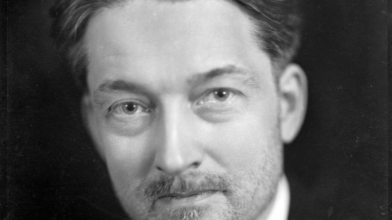 image:Image Jacques Maritain byl nablízku několika papežům. Jako poválečný francouzský velvyslanec ve Vatikánu se například seznámil s pozdějším papežem Pavlem VI., který s ním pak konzultoval některé koncilní otázky.