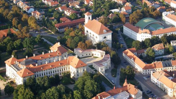 image:Image Farnost Slavkov u Brna si v letošním roce připomíná 700. výročí první zmínky o farním kostele sv. Jakuba. Více se dozvíte v pořadu Radioreport v úterý 17. května od 20.15. 