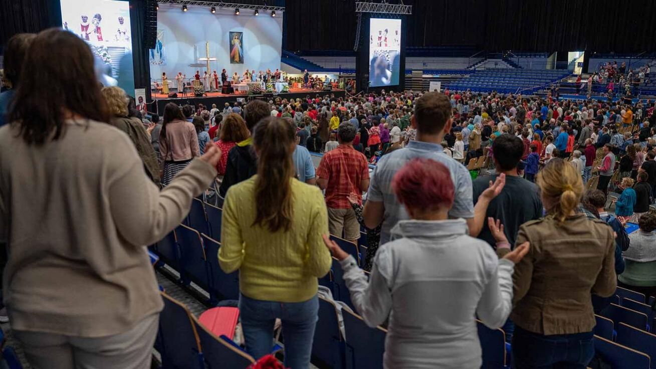 image:Image Lidé v rámci festivalu Slezská lilie v Ostravar Aréně prožili duchovní obnovu.