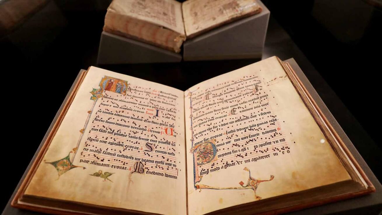 image:Image Umělecky vyzdobené liturgické knihy nechala královna Eliška pro cisterciačky pořídit na vlastní náklady.