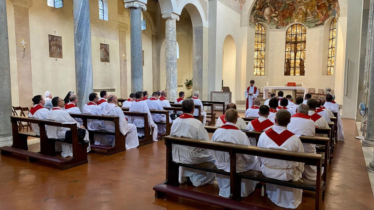 image:Image Účastníci setkání seminárních představených při mši sv.