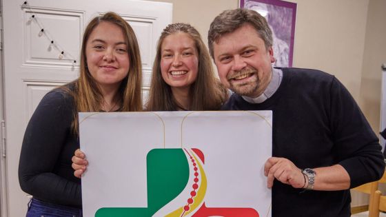 image:Image Při „portugalském předsetkání“ 9. června v Opavě dostali účastníci cesty do Lisabonu různé praktické informace a tipy, společně se také modlili.