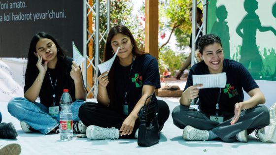 image:Image „To, co tu děláte, je požehnané,“ pozdravil mládež na „náhradním“ setkání v Izraeli patriarcha Pierbattista Pizzaballa. Většinu tvořili arabští křesťané.