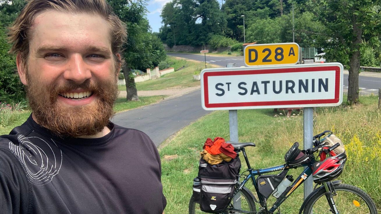 image:Image Michael Beneš přijel do Lisabonu na kole. Aby zvládl ujet 3 890 km včas, vyrazil už v polovině června.