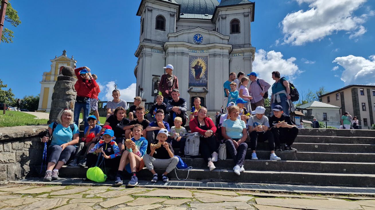 image:Image Chlapci z ukrajinského dětského domova na návštěvě na Svatém Hostýně.