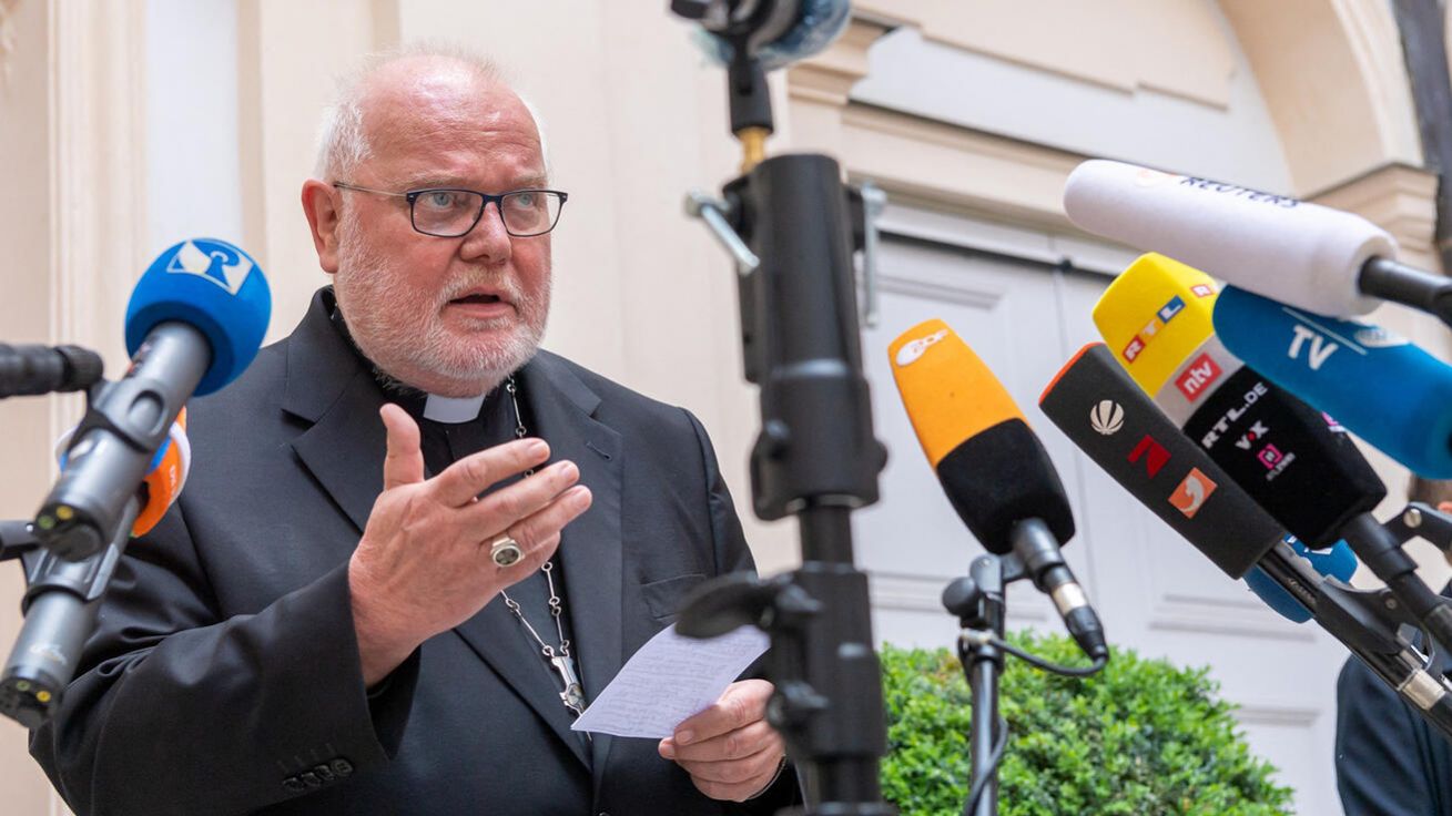 image:Image Arcibiskup Reinhard Marx v pátek 4. června na tiskové konferenci oznamuje, že nabídl papeži svou rezignaci. 