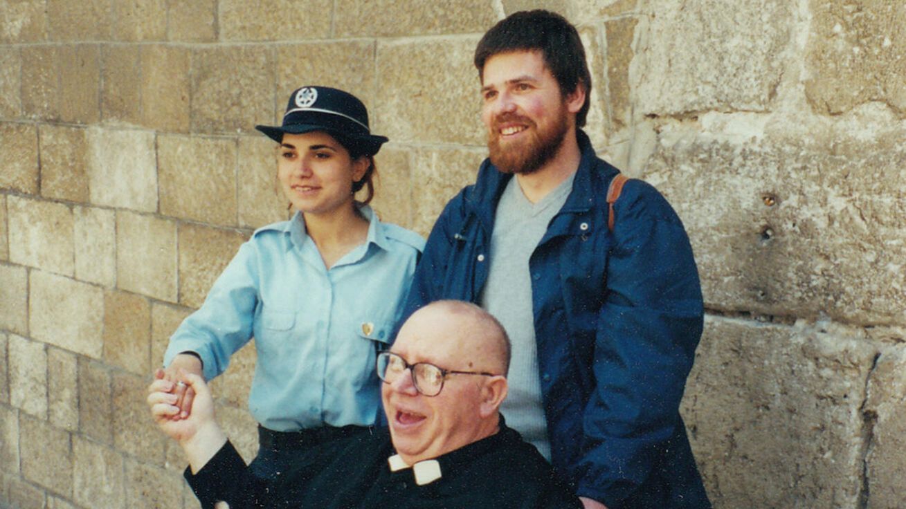 Jen několik měsíců před smrtí v roce 2001 se splnilo P. Františku Hobizalovi jeho vroucí přání – podívat se do Svaté země. image:Image Jen několik měsíců před smrtí v roce 2001 se splnilo P. Františku Hobizalovi jeho vroucí přání – podívat se do Svaté země.