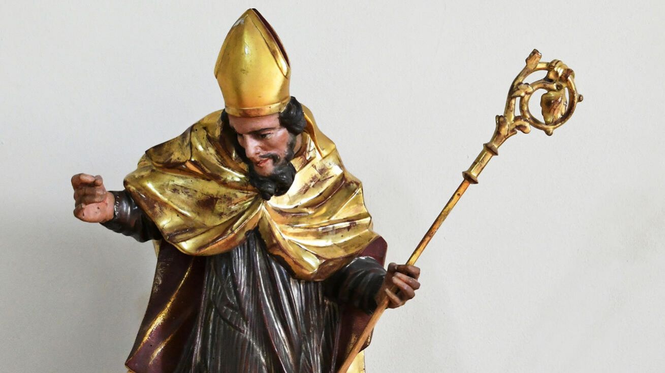 image:Image Svatý Prokop s přemoženým ďáblem u nohou – zrestaurovaná barokní soška, která bude od srpna součástí nové expozice o tomto světci.