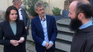 image:Image Svjatlana Cichanouská u Pražského Jezulátka