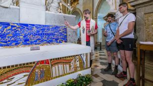 Poutníci vyrazili z Velehradu na Tetín image:Image Poutníci vyrazili z Velehradu na Tetín