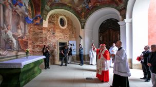 image:Image Nový ambit požehnal kardinál Duka