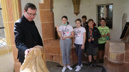 S učitelem náboženství se vydávají do kostelů image:Image S učitelem náboženství se vydávají do kostelů