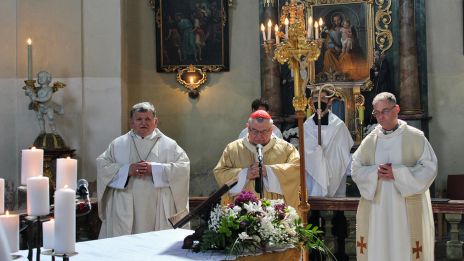 image:Image Na Broumovsku zachraňují unikátní kostely