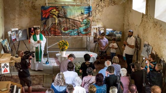 image:Image Mše svatá po více než 70 letech v zaniklé obci