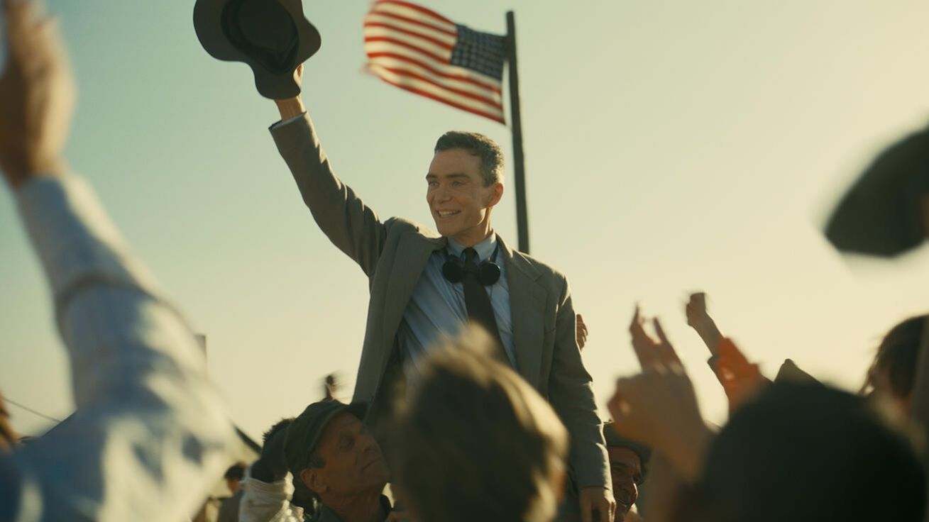 „Otec atomové bomby“ J. Robert Oppenheimer, jak jej ve filmu ztvárnil herec Cillian Murphy. image:Image „Otec atomové bomby“ J. Robert Oppenheimer, jak jej ve filmu ztvárnil herec Cillian Murphy.