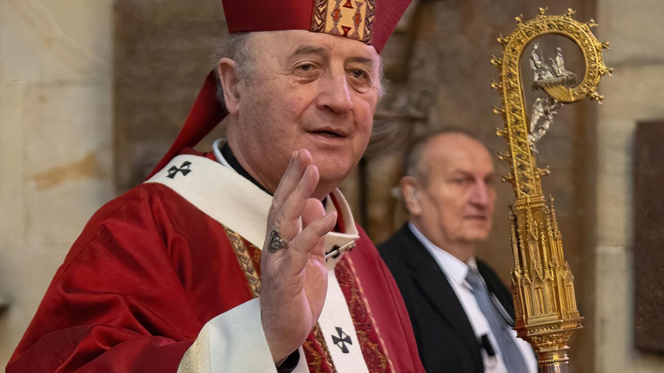 image:Image „Největší radost mám z živých společenství církve, která vyzařují radost z Boha,“ říká v rozhovoru arcibiskup Graubner.