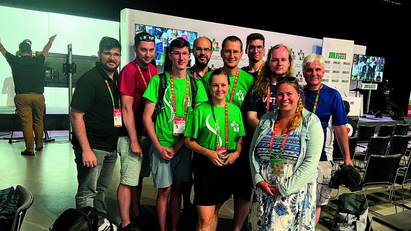 image:Image Světové dny mládeže sledovala televize velmi zblízka, podstatnou část programu vysílala živě a v Lisabonu měla i vlastní zpravodajský štáb. Besedu s ohlédnutím za jedinečným týdnem tak doplní mnoha vlastními záběry. 