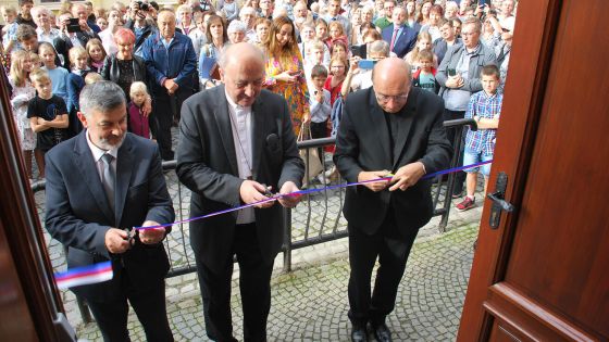 image:Image Školní rok začali v nové budově