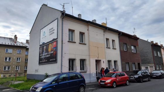 image:Image Slavnostní předání klíčů od někdejší ubytovny pro ukrajinské uprchlíky. Vzniká zde pečovatelské centrum.