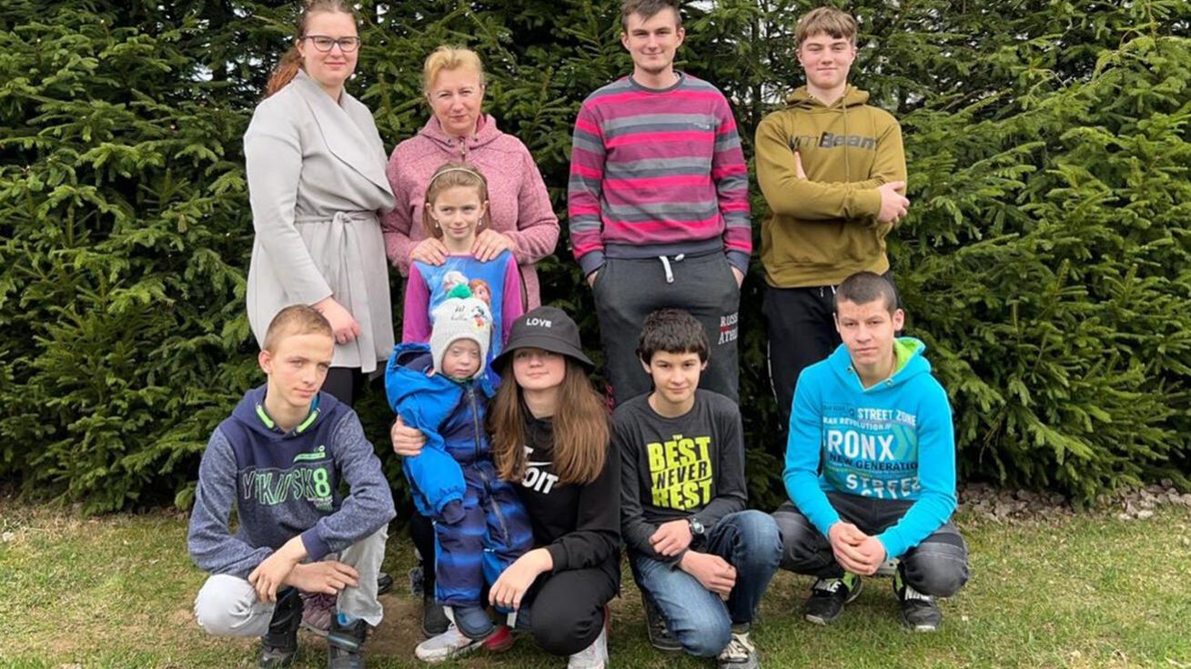 image:Image Paní Marie zůstala s devíti dětmi sama.