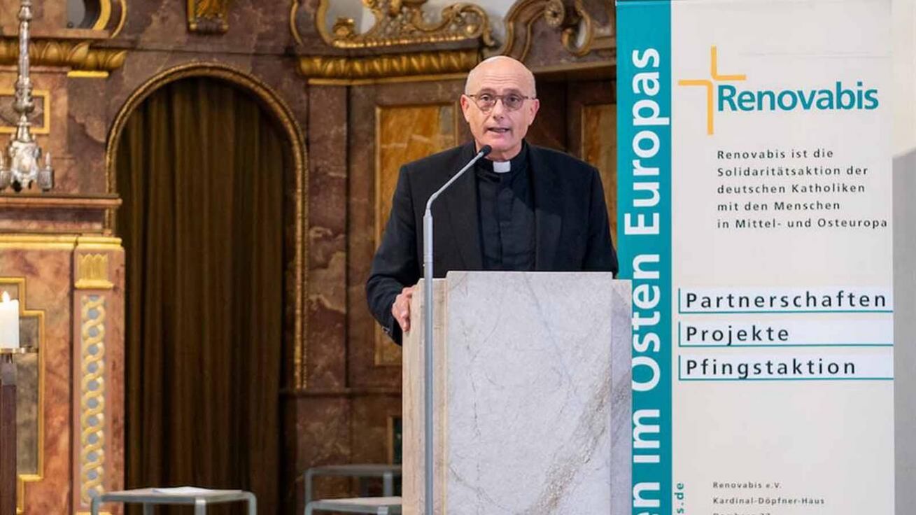 image:Image „Cílem dialogu není absolutní soulad názorů, ale porozumění. Co by pro nás mělo být vyšší prioritou? Jako církev bychom měli jít příkladem,“ říká P. Thomas Schwarz.