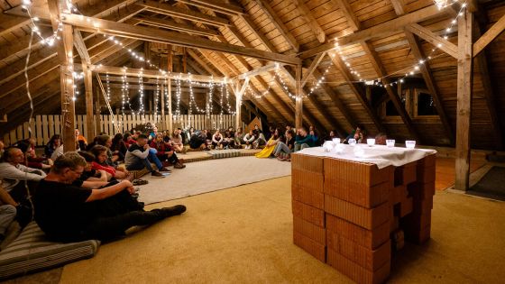 image:Image Domov a přijetí budou vždy v kurzu