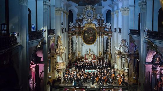 image:Image Podzimní festival duchovní hudby v Olomouci spojuje díla s duchovním přesahem s atmosférou míst modlitby (na snímku závěrečný koncert 28. ročníku festivalu v chrámě Panny Marie Sněžné).