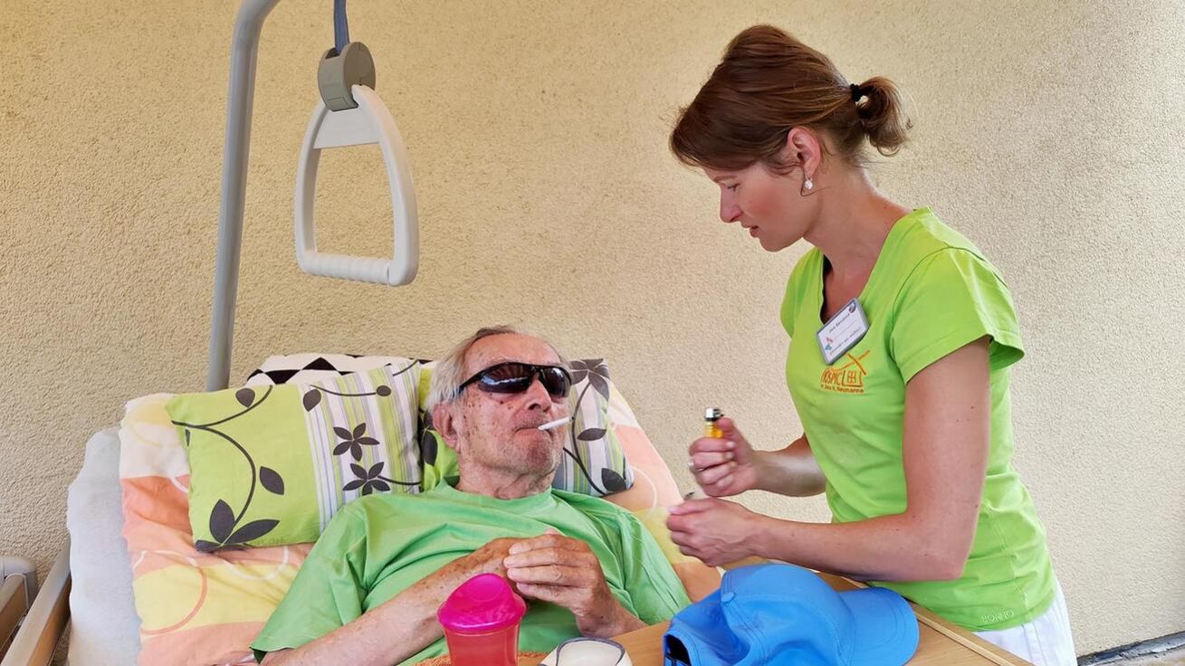 image:Image V hospicích je mnohem volnější režim, než jaký známe z nemocnic.