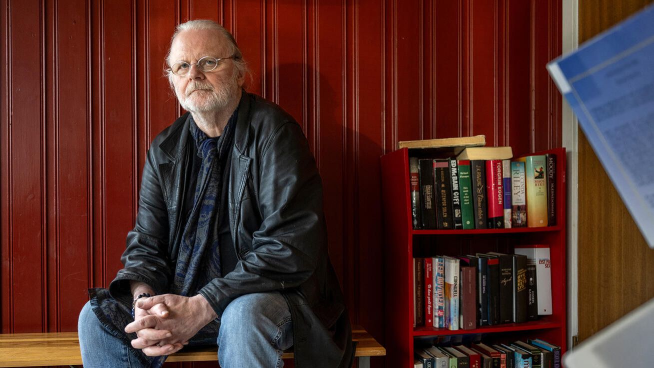 image:Image Jon Fosse má pověst skromného a tichého člověka, který se vyhýbá kontroverzím.