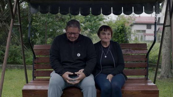 image:Image Ve filmu se objeví i Jánovi rodiče Jana a Jozef Kuciakovi.