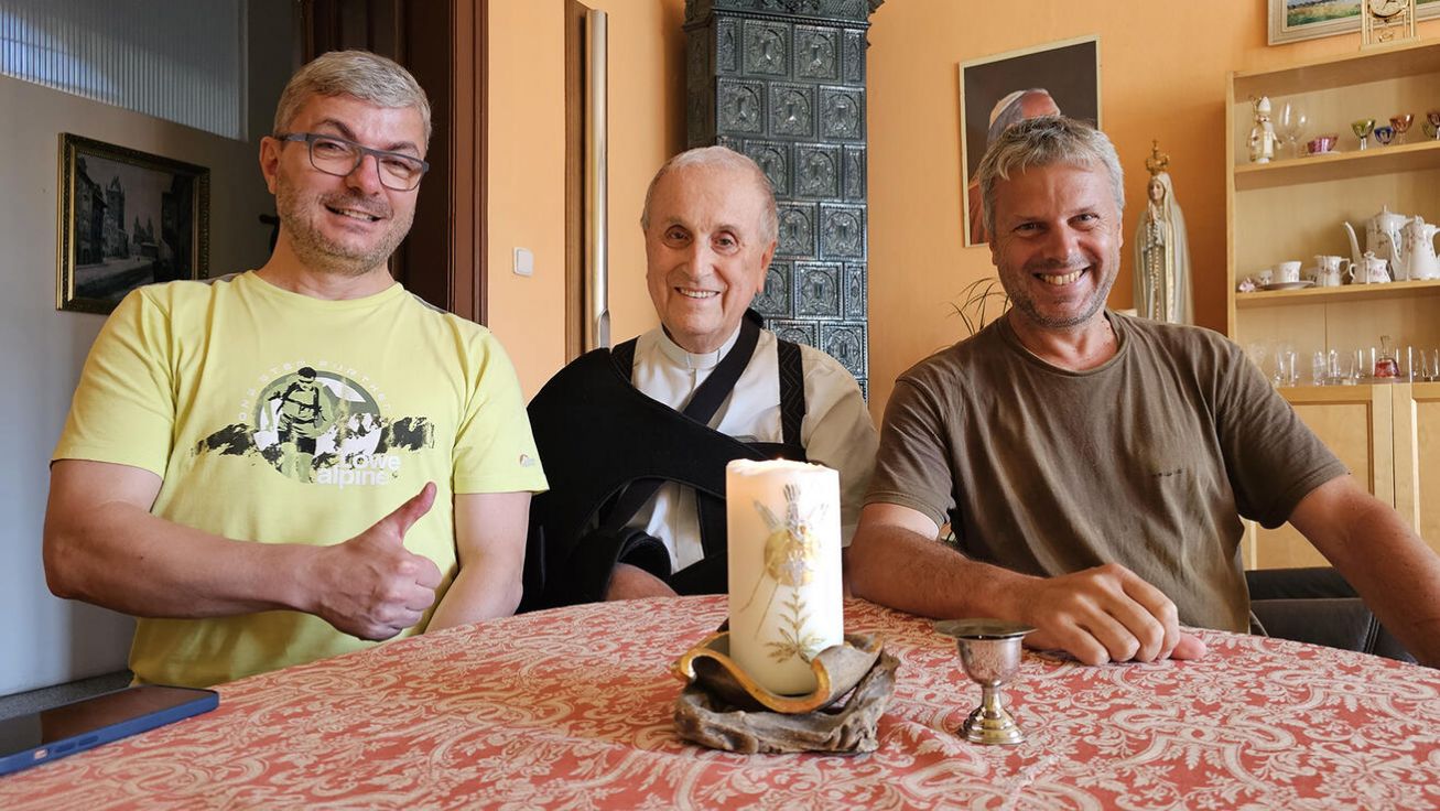 image:Image S otcem Františkem Radkovským a P. Romualdem Robem.