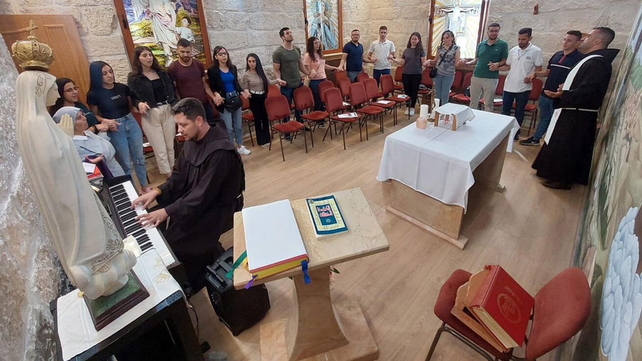 image:Image Za své bratry a sestry v Pásmu Gazy a za spravedlivý mír se v těchto dnech denně modlí i křesťanské komunity v Izraeli (na snímku křesťané v Betlémě).