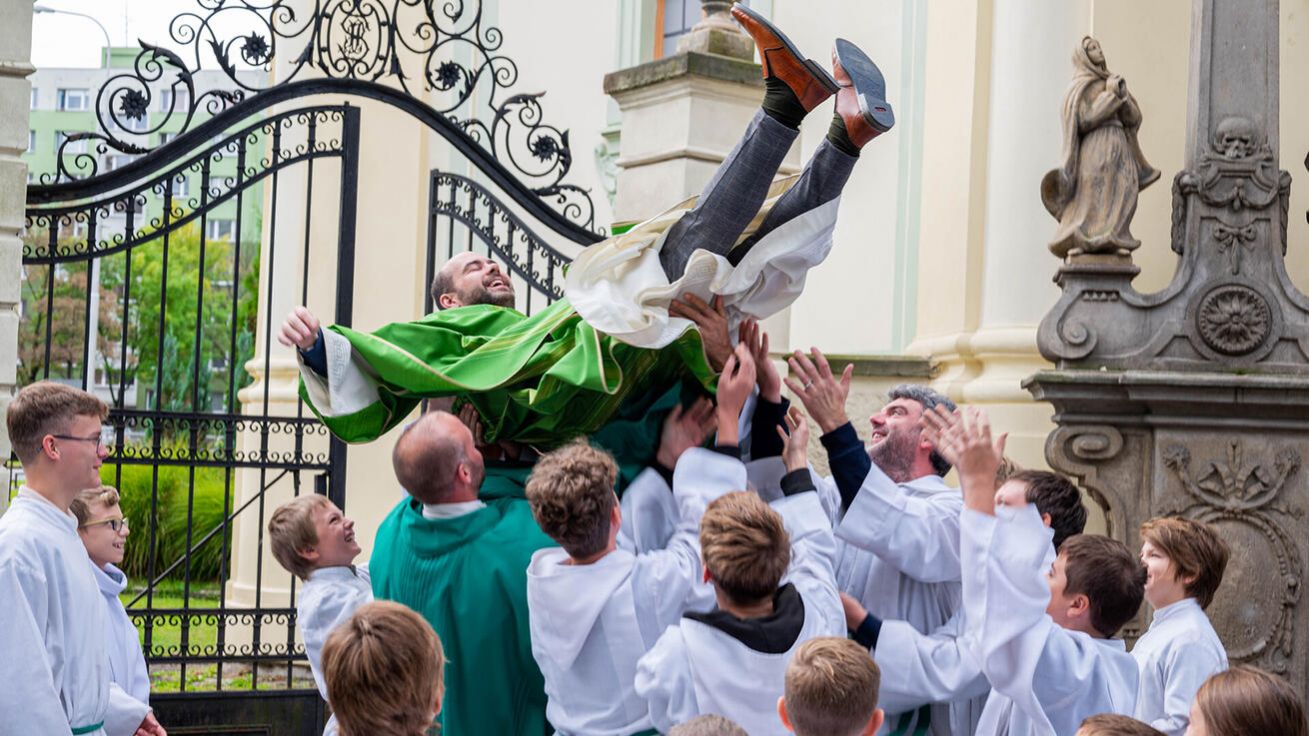 image:Image V půli října se P. Daniel Vícha rozloučil s místeckou farností.