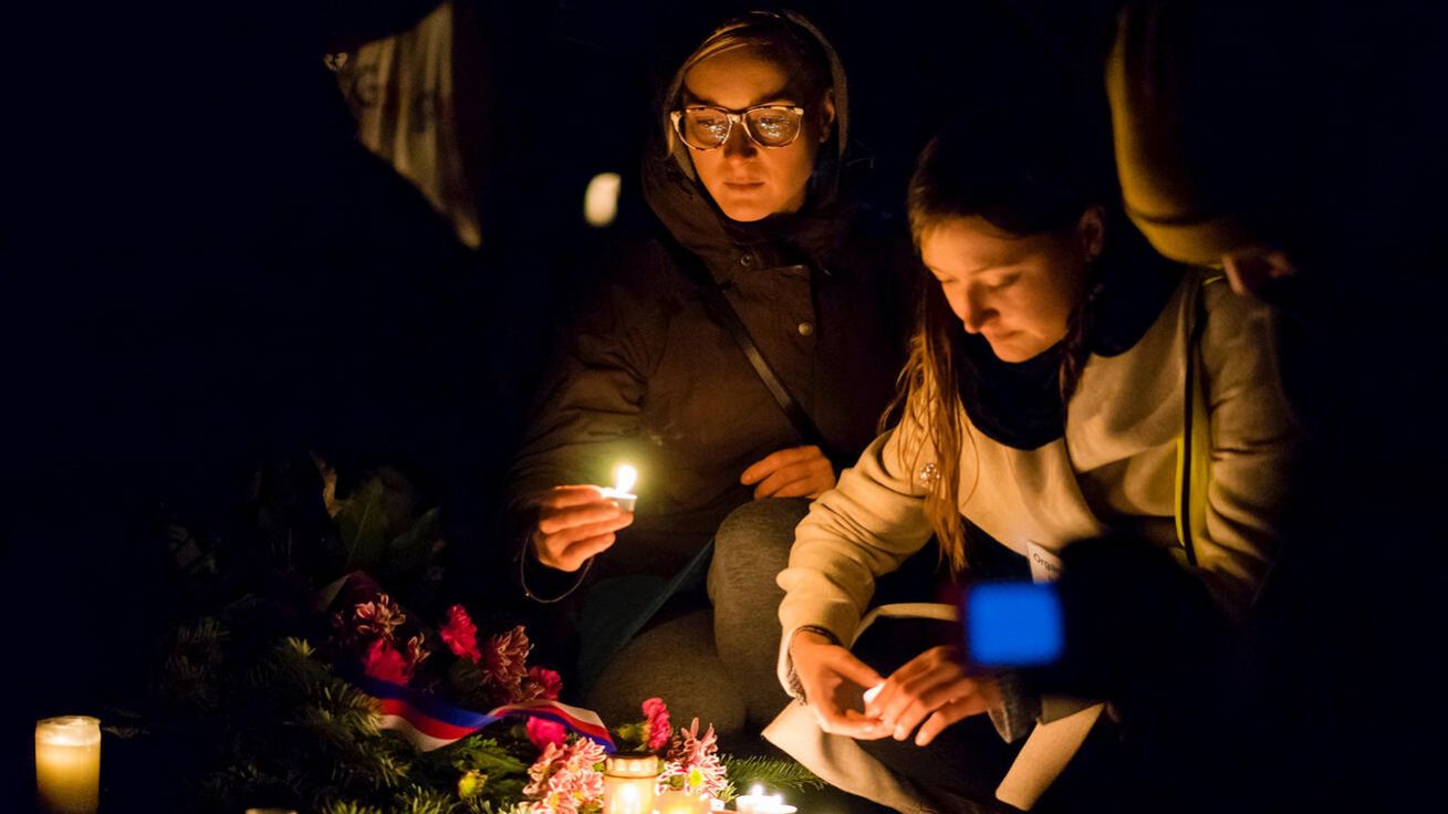 image:Image Na státní svátek 17. listopadu připravuje Radio Proglas tematický program. Pořad Na stole je téma se bude věnovat akci Brněnský sedmnáctý, ze které bude i přenos mše svaté od 17.30. 
Svátečně laděná bude i Hudební siesta od 12.05.