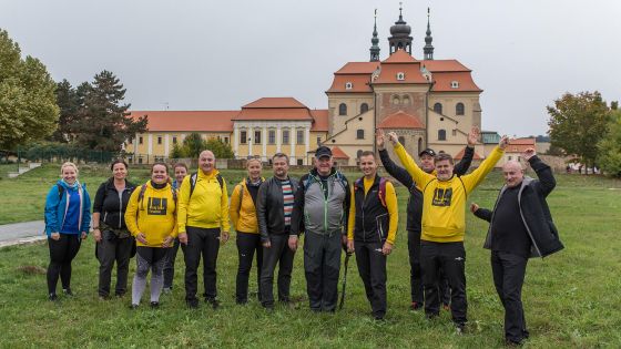 image:Image Biskup Nuzík (uprostřed) a krajští radní.